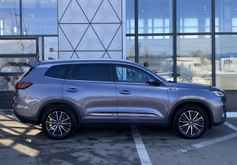 Подержанный автомобиль Chery Tiggo 8 Pro 2022 года (4 фото)