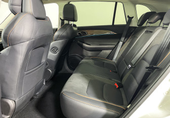 Подержанный автомобиль Skywell ET5 2022 года (10 фото)