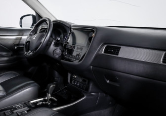 Подержанный автомобиль Mitsubishi Outlander 2019 года (9 фото)