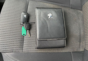 Подержанный автомобиль Peugeot 508 Sedan 2012 года (14 фото)