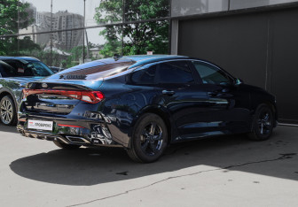 Подержанный автомобиль Kia K5 2021 года (4 фото)
