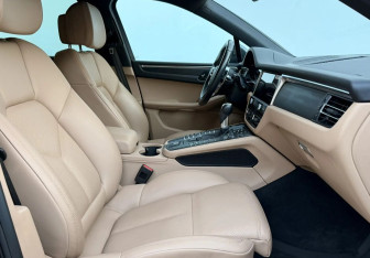 Подержанный автомобиль Porsche Macan 2020 года (10 фото)