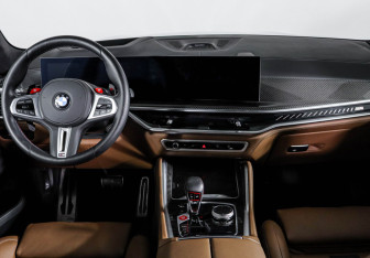 Подержанный автомобиль BMW X5 M 2025 года (12 фото)