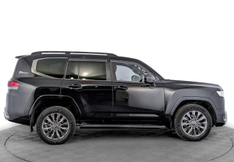 Подержанный автомобиль Toyota Land Cruiser Suv 2021 года (4 фото)