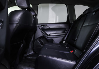 Подержанный автомобиль Subaru Forester Suv 2013 года (12 фото)