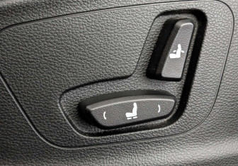 Подержанный автомобиль Chevrolet Captiva 2022 года (26 фото)