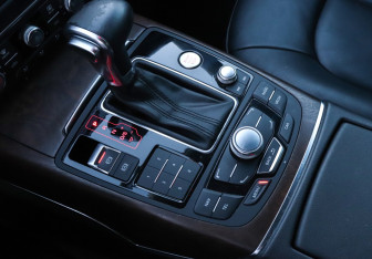 Подержанный автомобиль Audi A6 Sedan 2013 года (18 фото)