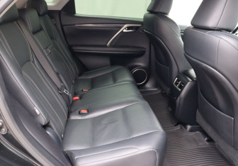Подержанный автомобиль Lexus RX 2020 года (22 фото)