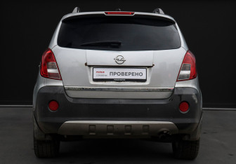 Подержанный автомобиль Opel Antara 2013 года (6 фото)