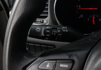 Подержанный автомобиль Kia Carnival 2018 года (25 фото)
