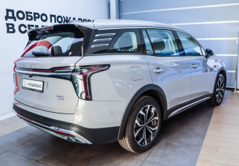 Подержанный автомобиль Hongqi HS7 2025 года (4 фото)
