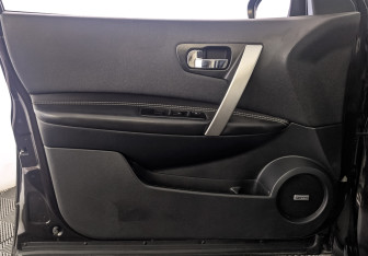 Подержанный автомобиль Nissan Qashqai 2011 года (19 фото)