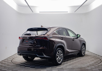 Подержанный автомобиль Lexus NX 2018 года (5 фото)