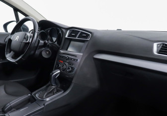 Подержанный автомобиль Citroen C4 Sedan 2017 года (5 фото)