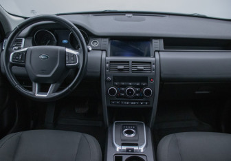 Подержанный автомобиль Land Rover Discovery Sport 2017 года (13 фото)