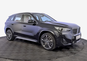 Подержанный автомобиль BMW X1 2024 года (3 фото)