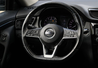 Подержанный автомобиль Nissan X-Trail 2019 года (11 фото)