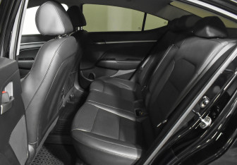 Подержанный автомобиль Hyundai Elantra Sedan 2017 года (16 фото)