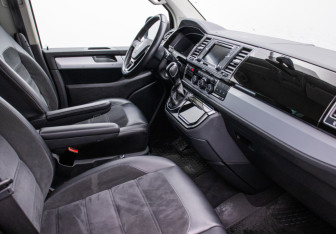 Подержанный автомобиль Volkswagen Multivan 2017 года (9 фото)