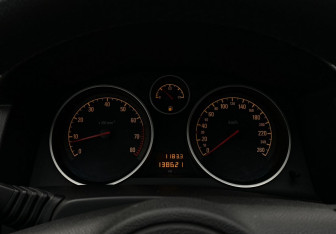 Подержанный автомобиль Opel Astra Hatchback 2010 года (23 фото)