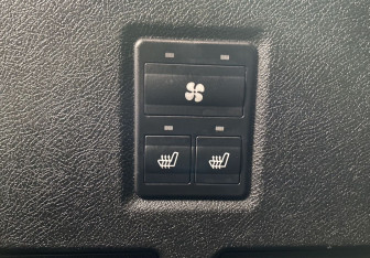 Подержанный автомобиль УАЗ Patriot 2016 года (14 фото)