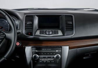 Подержанный автомобиль Nissan Teana 2010 года (13 фото)