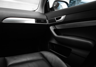 Подержанный автомобиль Audi A6 Sedan 2010 года (21 фото)