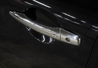 Подержанный автомобиль Infiniti Q70 2014 года (25 фото)