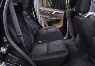 Подержанный автомобиль Mitsubishi Pajero Sport 2018 года (12 фото)
