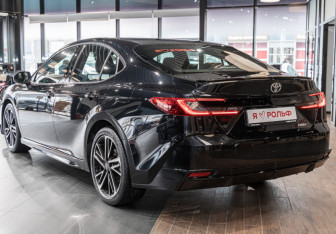 Новый Toyota Camry Sedan 2025 (7 фото)