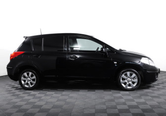 Подержанный автомобиль Nissan Tiida Hatchback 2012 года (4 фото)