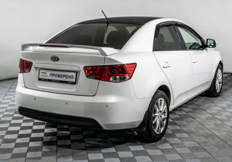 Подержанный автомобиль Kia Cerato Sedan 2011 года (5 фото)
