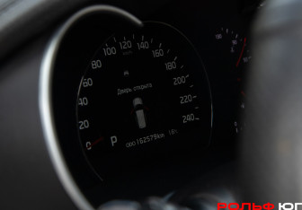 Подержанный автомобиль Kia Sorento 2012 года (9 фото)