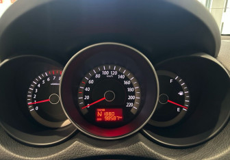 Подержанный автомобиль Kia Cerato Sedan 2010 года (14 фото)