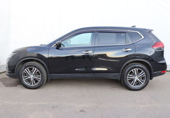 Подержанный автомобиль Nissan X-Trail 2019 года (8 фото)