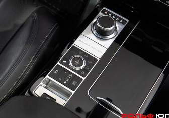 Подержанный автомобиль Land Rover Range Rover 2014 года (18 фото)