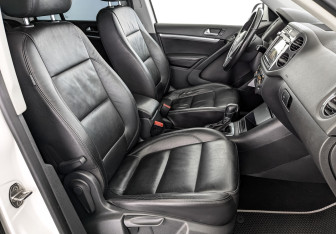 Подержанный автомобиль Volkswagen Tiguan 2012 года (24 фото)