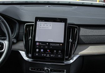 Подержанный автомобиль Volvo XC90 2025 года (11 фото)
