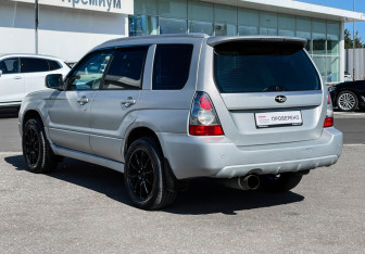 Подержанный автомобиль Subaru Forester Suv 2007 года (7 фото)