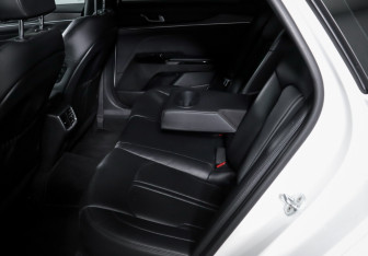 Подержанный автомобиль Kia K5 2021 года (10 фото)