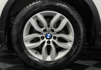 Подержанный автомобиль BMW X3 2011 года (8 фото)