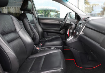 Подержанный автомобиль Honda CR-V 2008 года (11 фото)