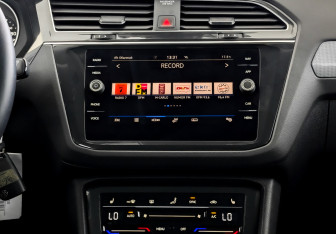Подержанный автомобиль Volkswagen Tiguan 2021 года (15 фото)