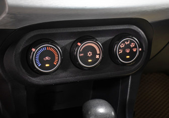 Подержанный автомобиль Mitsubishi Lancer Sedan 2011 года (18 фото)