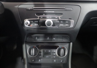 Подержанный автомобиль Audi Q3 2015 года (19 фото)