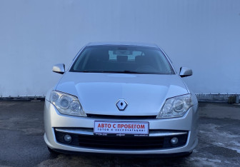 Подержанный автомобиль Renault Laguna Liftback 2009 года (2 фото)