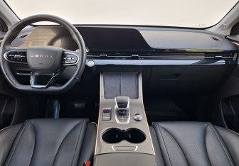 Подержанный автомобиль Omoda C5 2023 года (12 фото)