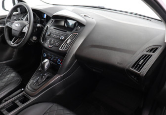 Подержанный автомобиль Ford Focus Sedan 2019 года (5 фото)