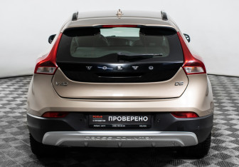 Подержанный автомобиль Volvo V40 Hatchback 2013 года (6 фото)