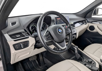 Подержанный автомобиль BMW X1 2022 года (16 фото)